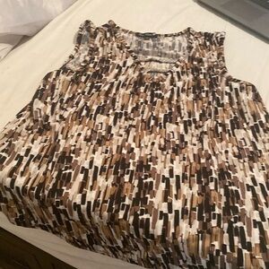 Free Rose pattern sleeveless blouse